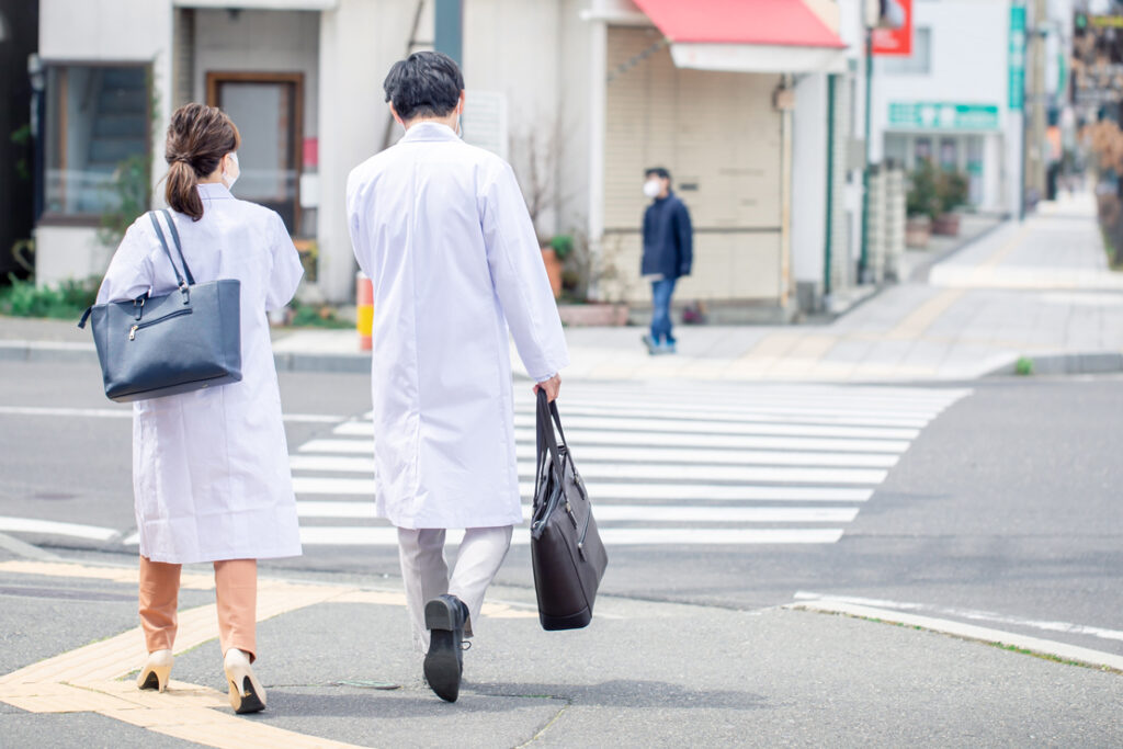ご自宅・施設へ訪問